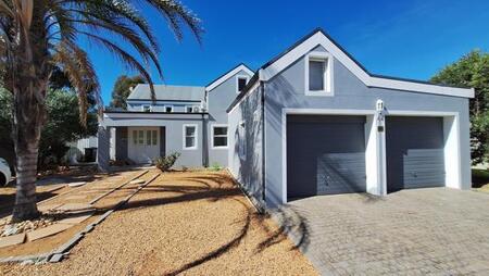 4 Bedroom House in Silwerstrand Golf and River Estate