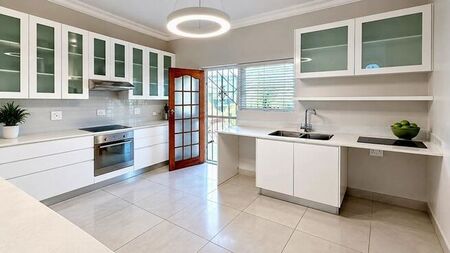 2 Bedroom apartment to rent in Green Point, Cape Town