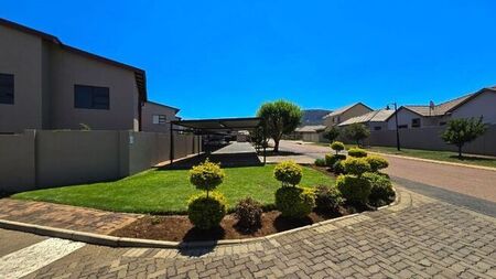 1 Bedroom duplex townhouse - sectional to rent in Gateway Manor, Hartbeespoort