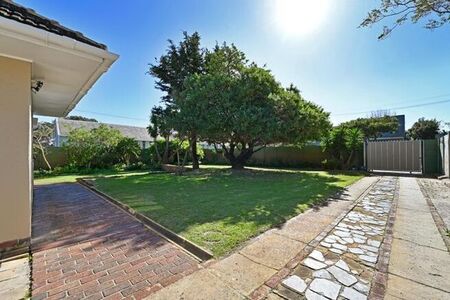 2 Bedroom house to rent in Bergvliet, Cape Town