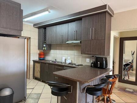 2 Bedroom Apartment in Stonehenge