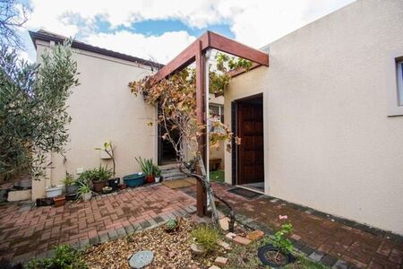 2 Bedroom house to rent in Admirals Park, Gordons Bay