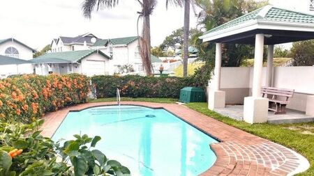 3 Bedroom duplex townhouse - sectional to rent in Umhlanga Central