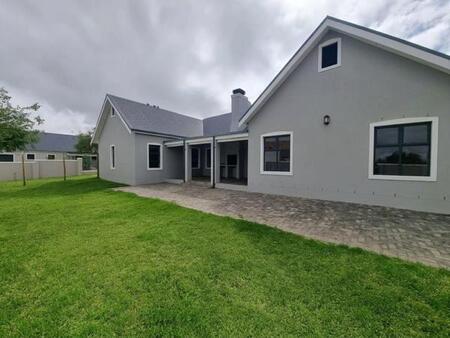3 Bedroom House in Mount Royal Golf Estate
