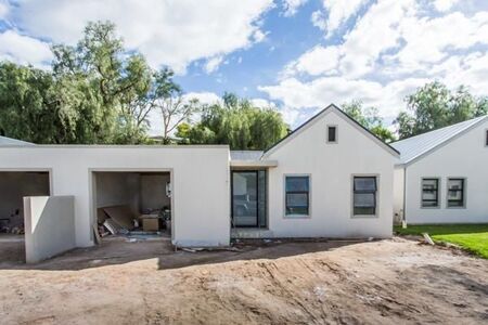 2 Bedroom House in West Bank