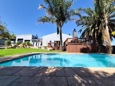6 Bedroom House in Humansdorp