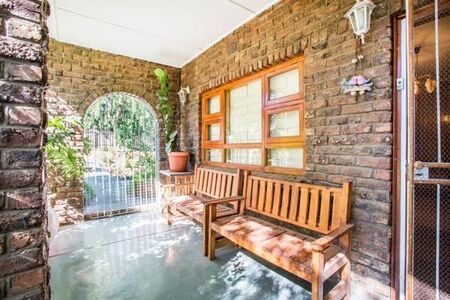 3 Bedroom House in Oudtshoorn North