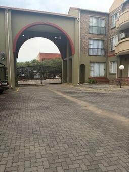 1 Bedroom Flat in Rooihuiskraal North