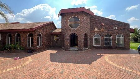 5 Bedroom house to rent in Crystal Park, Benoni