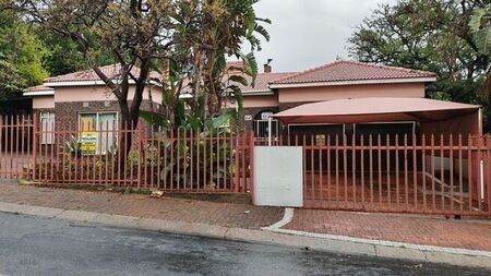 4 Bedroom house to rent in Safari Gardens, Rustenburg