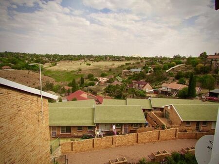 3 Bedroom apartment to rent in Rant En Dal, Krugersdorp