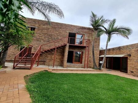 2 Bedroom townhouse - sectional to rent in Garsfontein, Pretoria