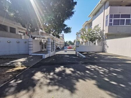 2 Bedroom apartment to rent in Kenilworth, Cape Town