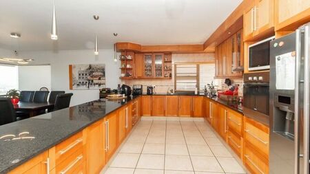 5 Bedroom house to rent in Loevenstein, Bellville