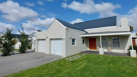 4 Bedroom house to rent in Silwerstrand Golf And River Estate, Robertson