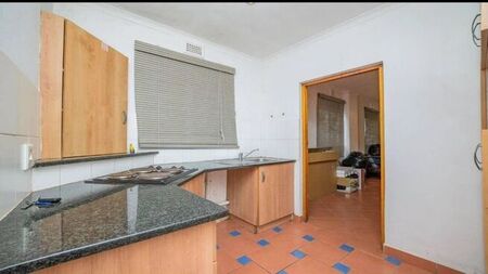 1 Bedroom bachelor apartment to rent in Dawncliffe, Durban