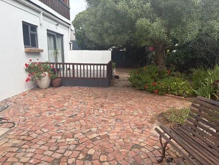 2 Bedroom House in Yzerfontein