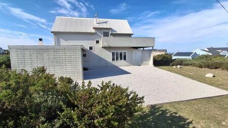 3 Bedroom House in Bettys Bay