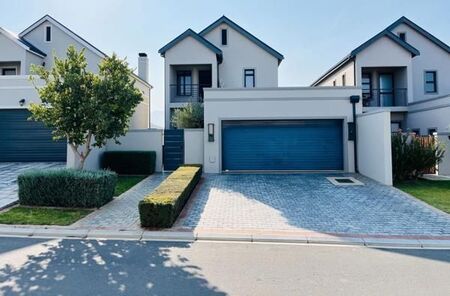 3 Bedroom House in Worcester West