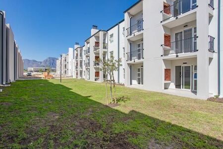2 Bedroom Apartment in Klein Parys