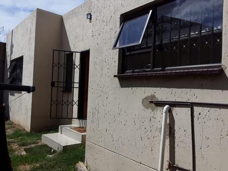 1 Bedroom House in Meadowlands
