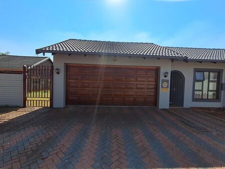 4 Bedroom house to rent in The Orchards, Akasia