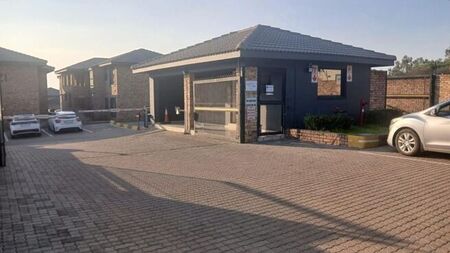 3 Bedroom apartment to rent in Crystal Park, Benoni