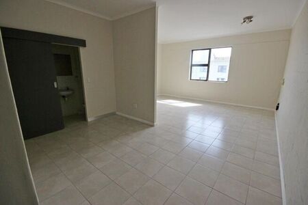 1 Bedroom bachelor apartment to rent in Wynberg, Cape Town