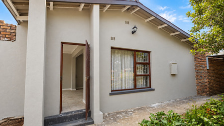4 Bedroom House in Da Nova