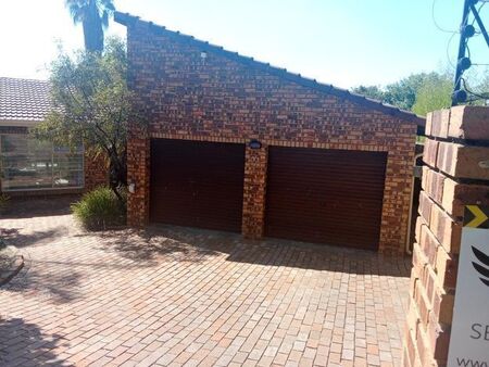 5 Bedroom house to rent in Sundowner, Randburg
