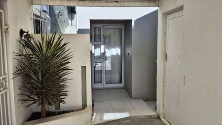 1 Bedroom cottage to rent in Table View, Blouberg