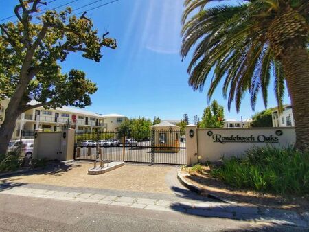 Bachelor Apartment to rent in Rondebosch, Cape Town