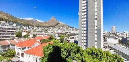 2 Bedroom apartment to rent in Sea Point, Cape Town