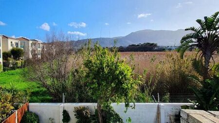 3 Bedroom townhouse - sectional to rent in Dreyersdal Estate, Cape Town