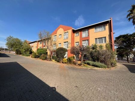 2 Bedroom apartment to rent in Weltevreden Park, Roodepoort