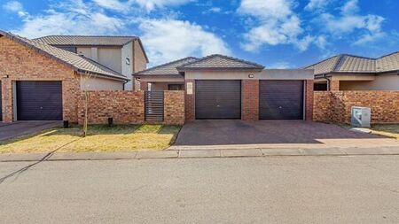 3 Bedroom cluster to rent in Nietgedacht Ah, Randburg