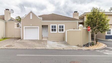 2 Bedroom townhouse - freehold to rent in Paarl South