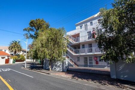 1 Bedroom apartment to rent in Rondebosch, Cape Town