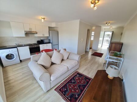 1 Bedroom apartment to rent in Rondebosch, Cape Town