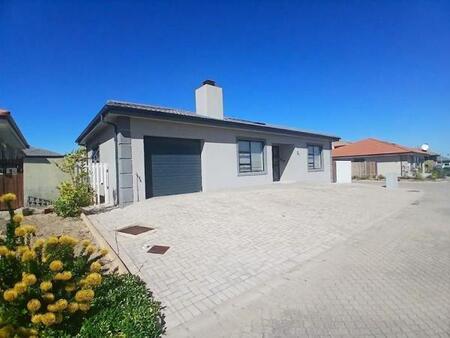 3 Bedroom House in Dana Bay