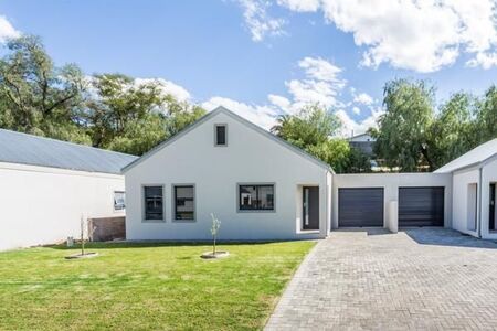 2 Bedroom House in West Bank