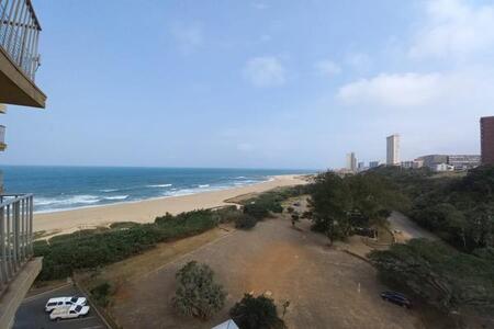 2 Bedroom Apartment in Amanzimtoti