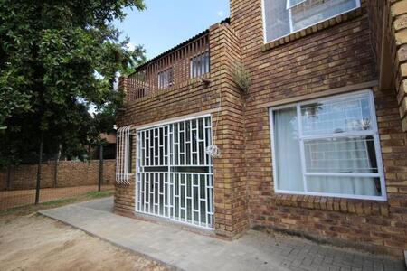 2 Bedroom Apartment in Leondale