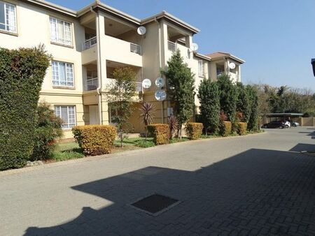 2 Bedroom apartment to rent in Ferndale, Randburg