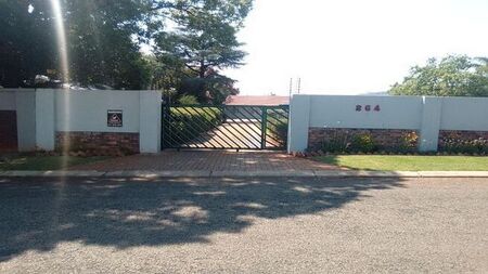 1 Bedroom bachelor apartment to rent in Fairland, Randburg