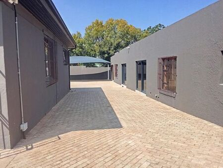 3 Bedroom house to rent in Florida, Roodepoort