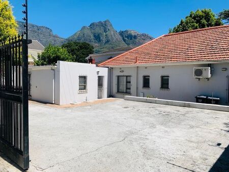 5 Bedroom house to rent in Rondebosch, Cape Town