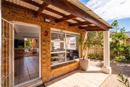 4 Bedroom House in Onrus