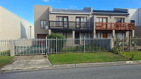 3 Bedroom House in Loerie Park