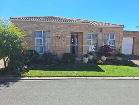 2 Bedroom Townhouse in Vredekloof